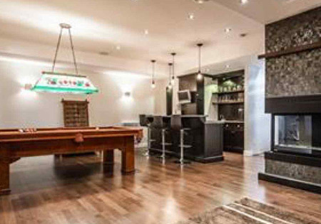 Custom home built in Laval, Quebec